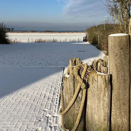 Ostseewellenrauschen *